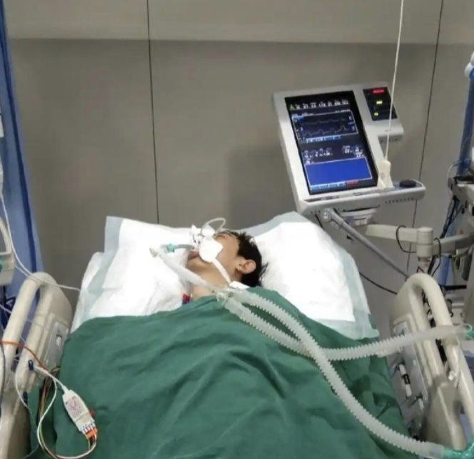 “这保险公司，简直没人性！”上海的张女士怒不可遏。三年前，她花1.3万给孩