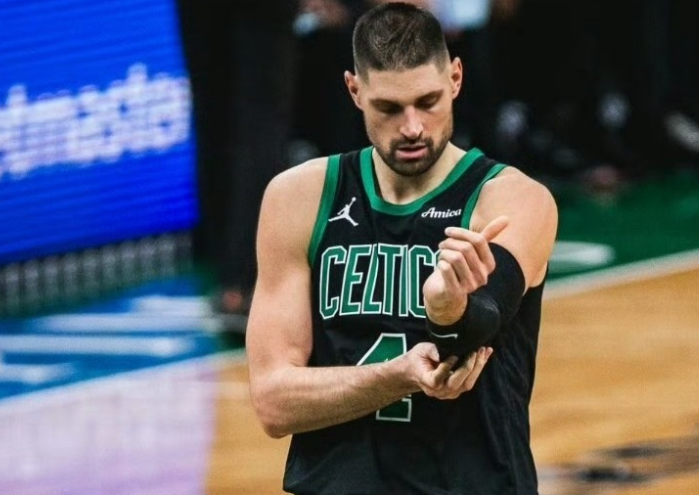 武切维奇如果季后赛马祖拉还用的话感觉这赛季首轮都难过！本来觉这赛季我凯有点拼