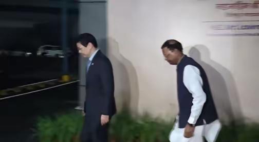 老毛病犯了，又开始漂了。9月2号，新加坡总理黄循财到访新德里，就加强新加坡与印