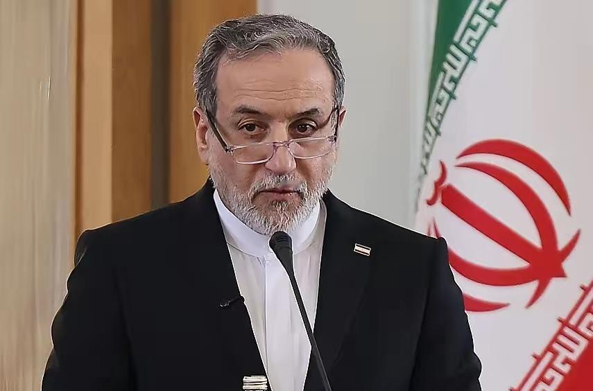 伊斯兰堡上演的离奇一幕，让全世界目瞪口呆；其中的一个主角，是伊朗外长阿拉格齐；而