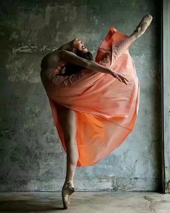 人性中的多数品质让人厌恶，所以人与人之间适当的距离才会变得必不可少，那个距离是最