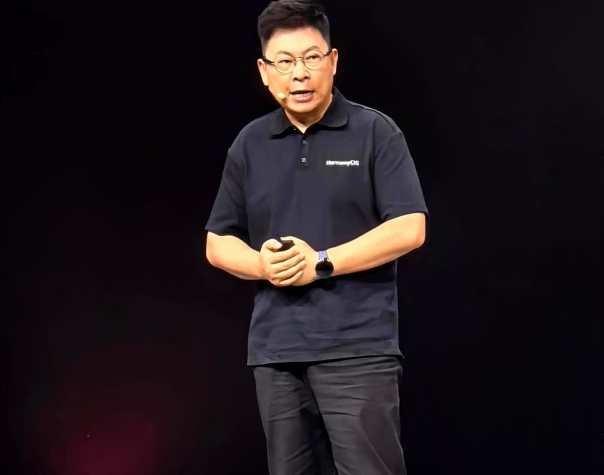 没事惹余承东干什么看似老余输了，实则问界M8M9尊界S800的成功，让老余稳稳