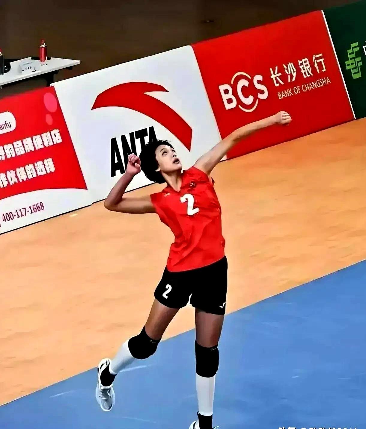 天津女排李响，有江苏球迷说她超不过陈博雅。天津球迷听了这话可不答应，立马