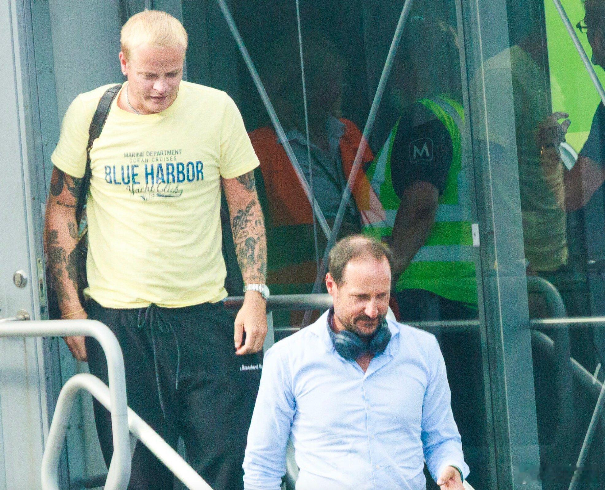 挪威王室🇳🇴1月28日，挪威王储哈肯就王储妃梅特私生子玛格努斯·霍伊比2月