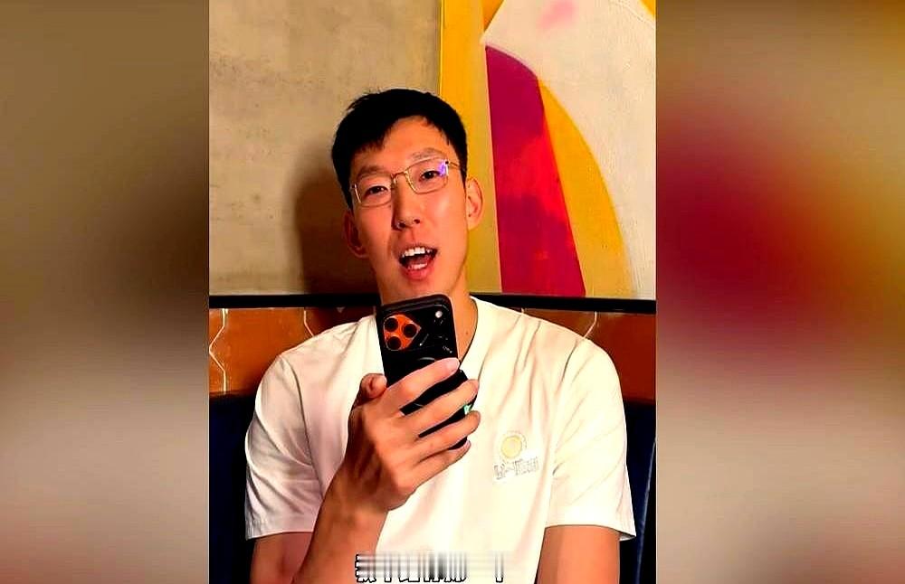 周琦没进国家队，一点不意外。郭士强这次选人，只看两样东西：能不能扛着人上篮，能不能全场飞奔。名气、资