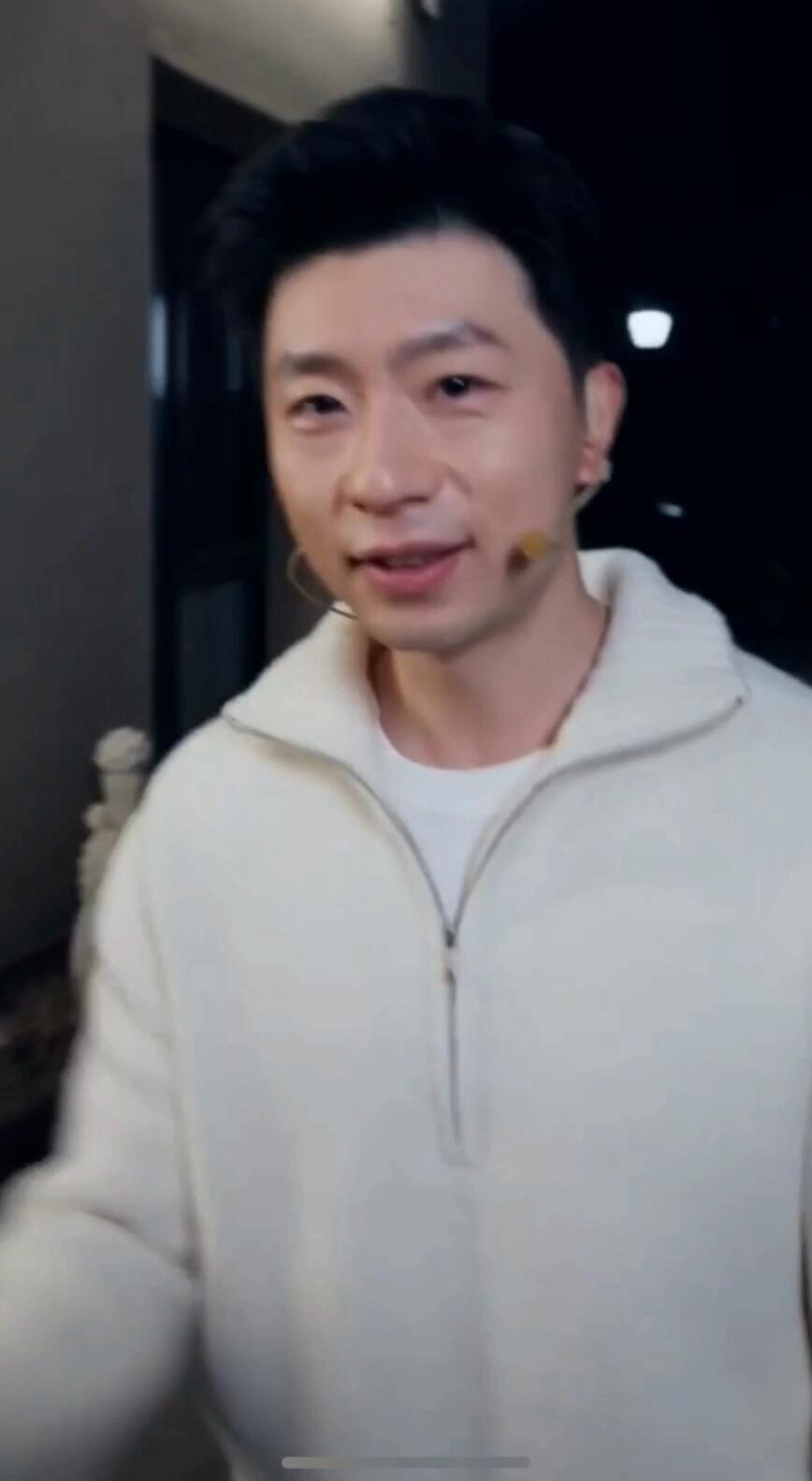 马龙冬至祝福，龙队走来了，真的让人觉得很美好，逆向成长，马龙越来越年轻！于子洋