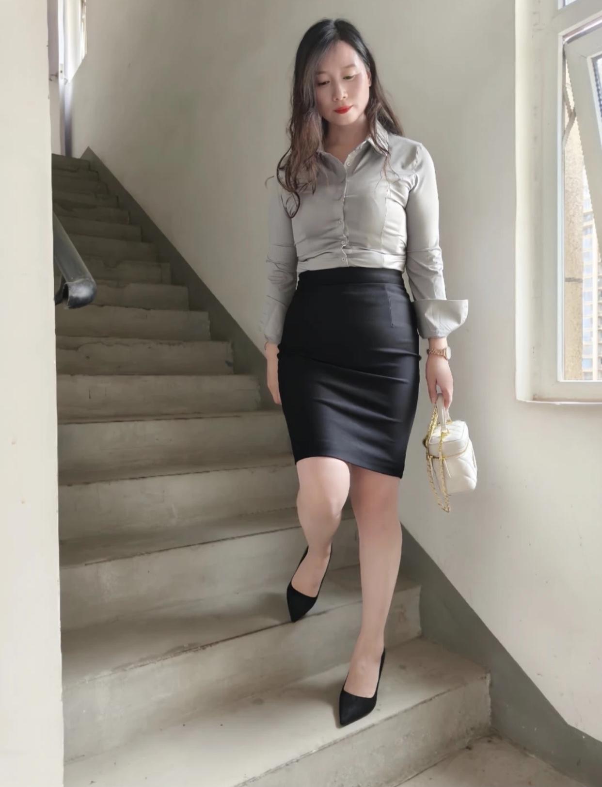 如何穿得优雅有气质职场女强人，自信满满，黑色西装搭配，气场全开！