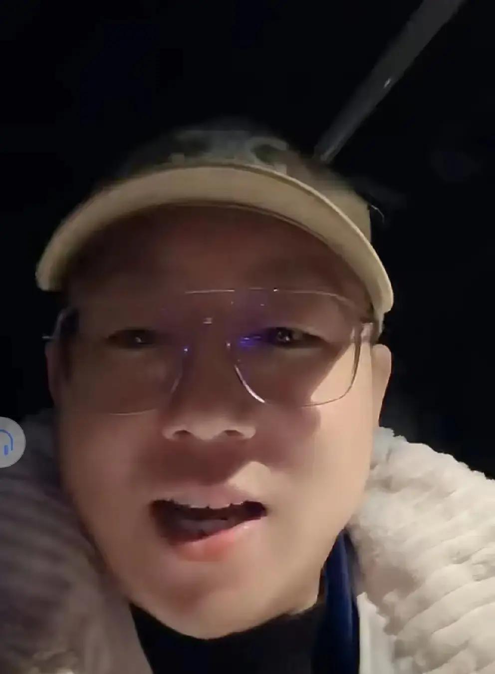 70万人气突然变4万！王小源直播里直接开怼，说快手给的数据掺水，平时亮着的