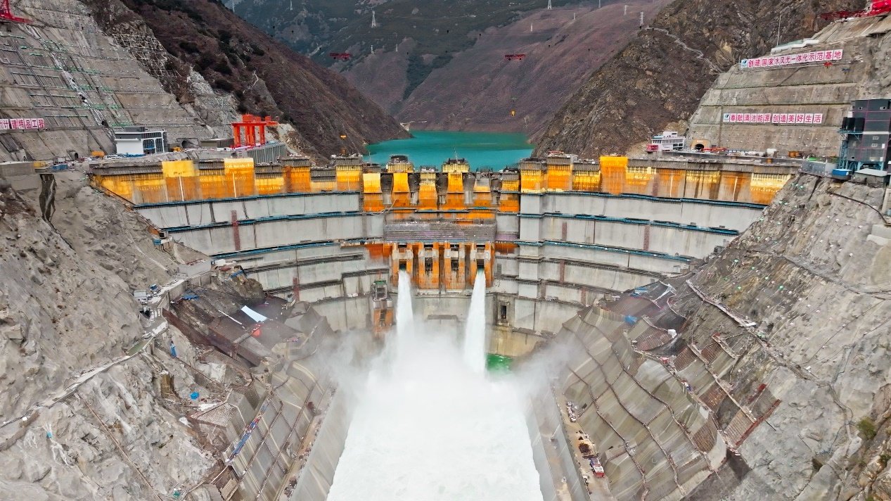 总装机容量224万千瓦! 叶巴滩水电站首批机组投产