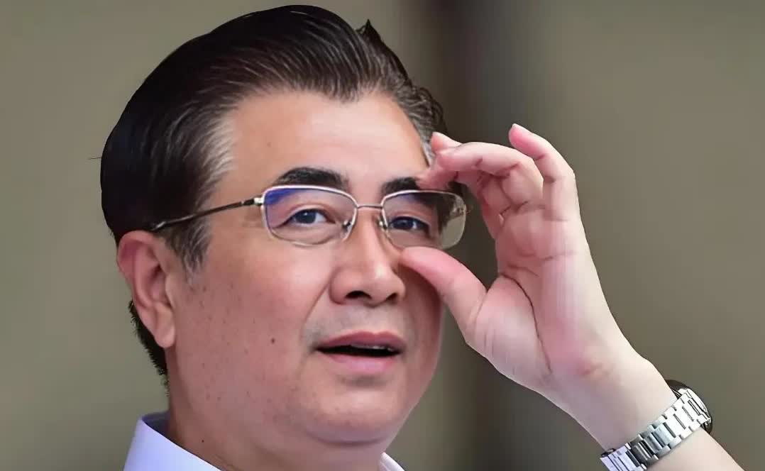 越来越多的球迷认为中国足协应该解散，它的存在根本没有任何意义，这不是在说气话，而