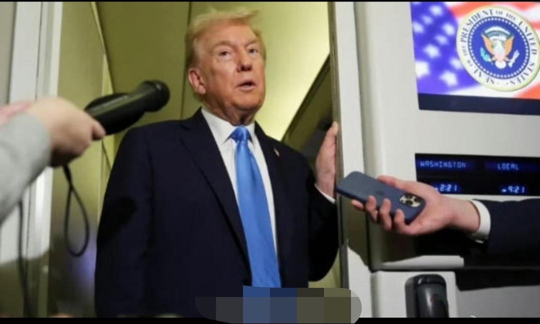 特朗普把两架军机在南海坠机的嫌疑归咎于加了劣质油的原因。因为海鹰直升机起飞前加了