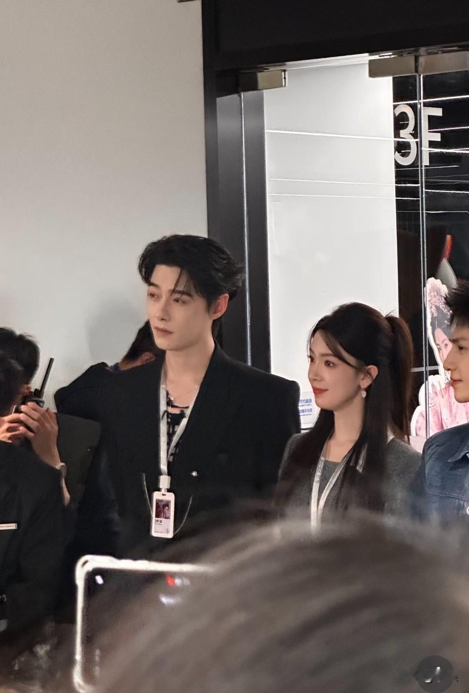 虽然但是真的很搞笑林允的前任和现任哈哈哈哈😄娱乐真是个圈，方逸伦和林允演过