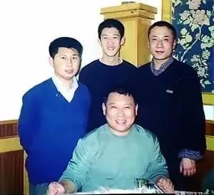 人生最错愕痛苦的一刻，就是你最信任的人，教会了你不能相信任何人。