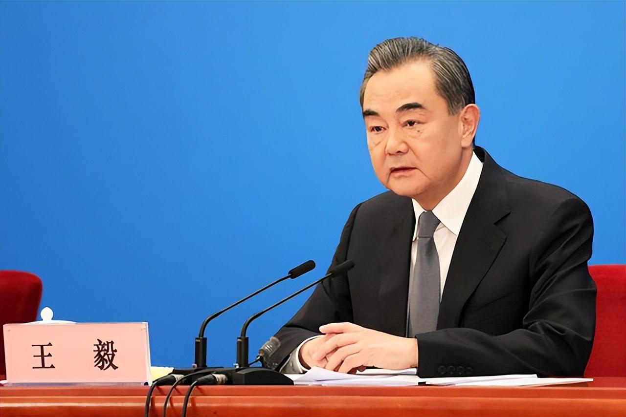 堂堂美国国务院，竟然在全世界面前陷入了长达48小时的集体失声。近期，中美外交