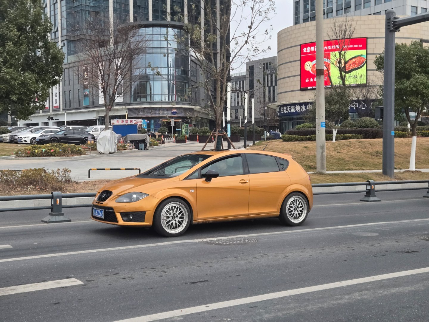 西班牙死小鸡，还是很有腔调滴