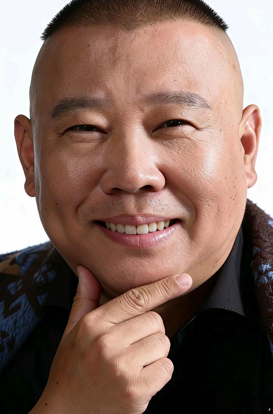 郭德纲作品《艺高人胆小》遭人举报被约谈，党媒平台发声，以粉丝质疑视角，问谁在对号