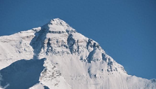 为什么登不上珠穆朗玛峰，看完你就知道珠峰海拔8848米，这直接就面临缺氧问题，