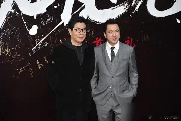 华谊的崩盘，根本不是什么行业寒冬，而是王氏兄弟一场蓄谋已久的自杀。你看，为了赖