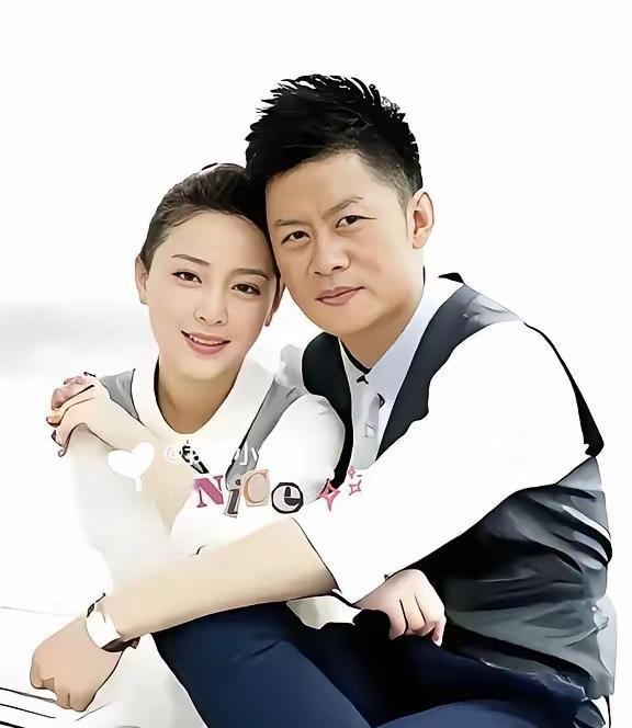原来他们是夫妻？与初恋一见钟情，恩爱26年，43岁凭借《宿敌》爆火，娱乐圈的模范