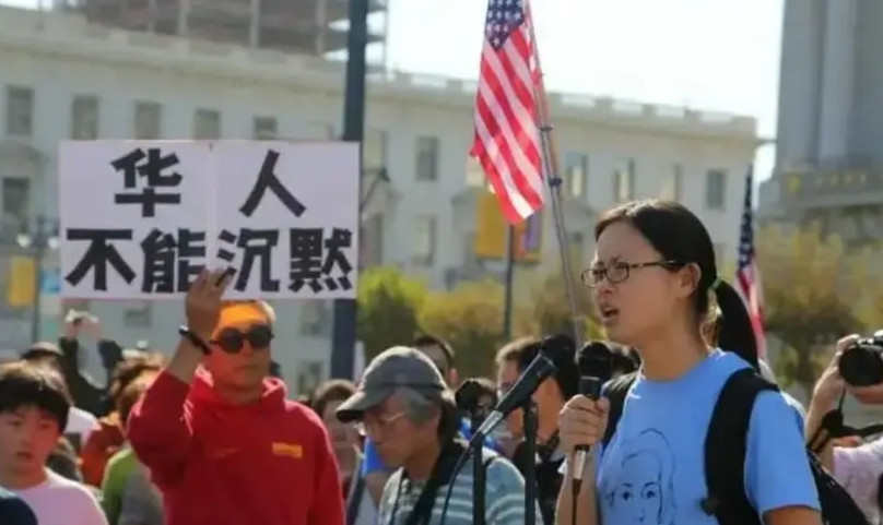 来到中国就要守中国的规矩，一位美国华裔发文表示，自己已经入籍两年，已经是一个美国