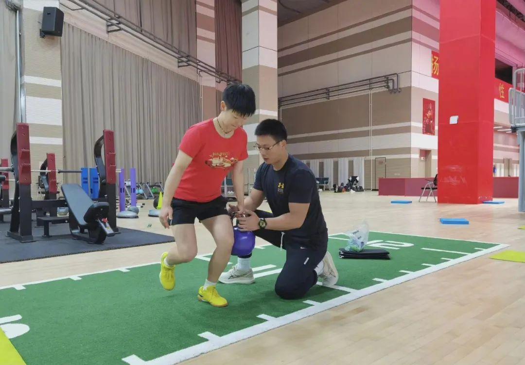 为什么国乒主力换了一茬又一茬，唯独孙颖莎能稳坐世界第一的钓鱼台？不是对手太弱，而