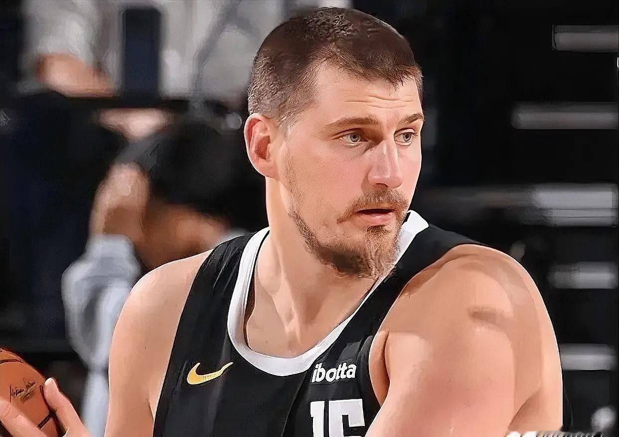 想象一下，最后一节加时赛独砍18分。不是全场，是加时赛那5分钟。约基奇昨晚就