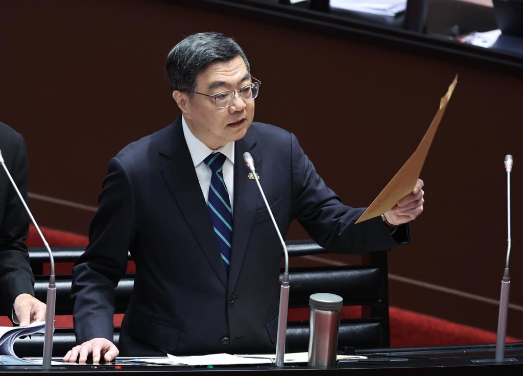 陈挥文为卓荣泰说话，痛批国民党和王鸿薇小题大做台“行政院长”卓荣泰日前赴东京巨