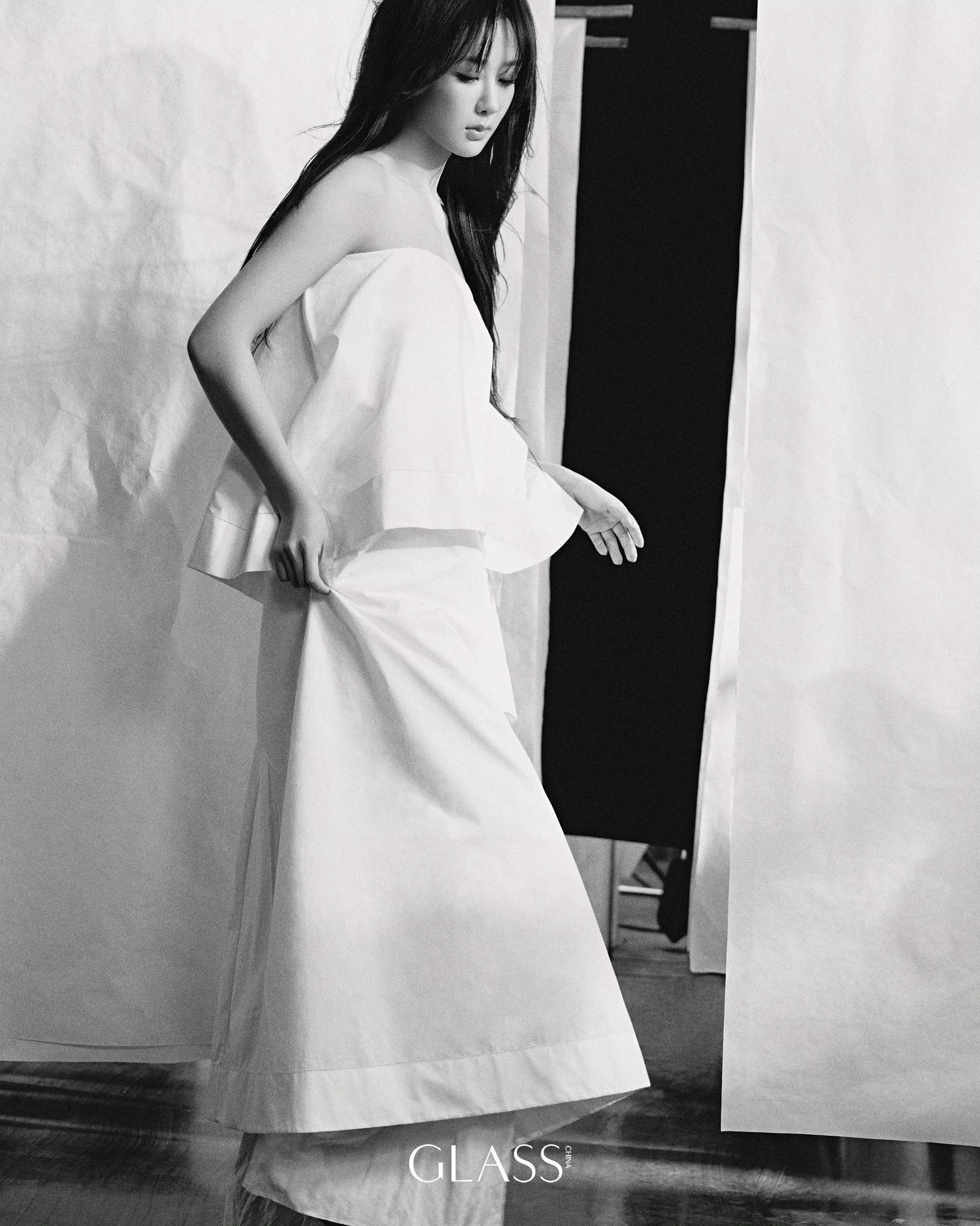 杨紫×GLASSChina01/02月合刊封面大片📷：任申云杨紫G