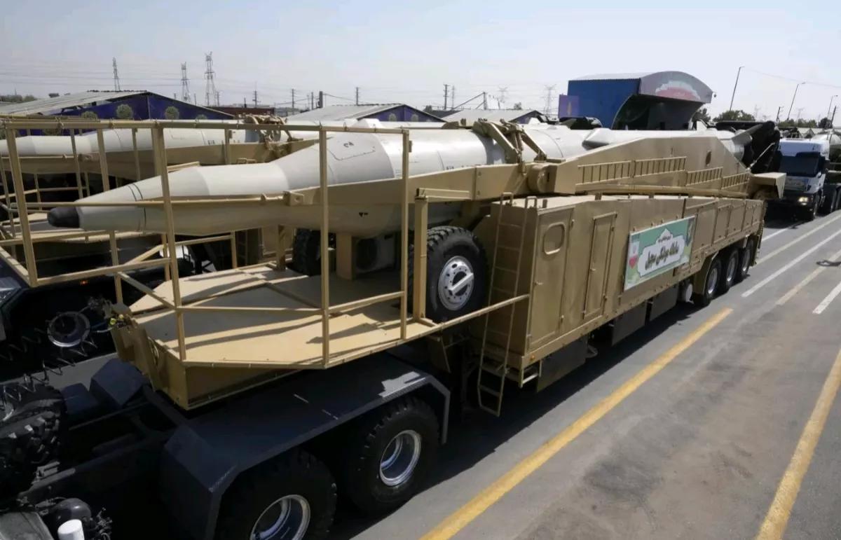 半岛电视台报道，当地时间25日，伊朗伊斯兰革命卫队发布声明，宣称德黑兰正在密切注