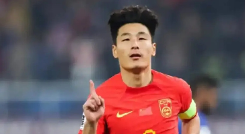 中国男足国家队出场次数TOP10：1，李伟锋——出场112次（已退役）2，