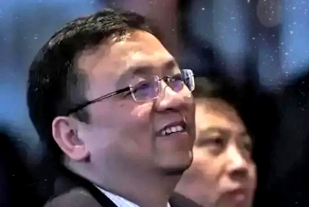 特别是这几日比亚迪悄这事儿真得唠两块钱儿的！前几天路过4S店发现