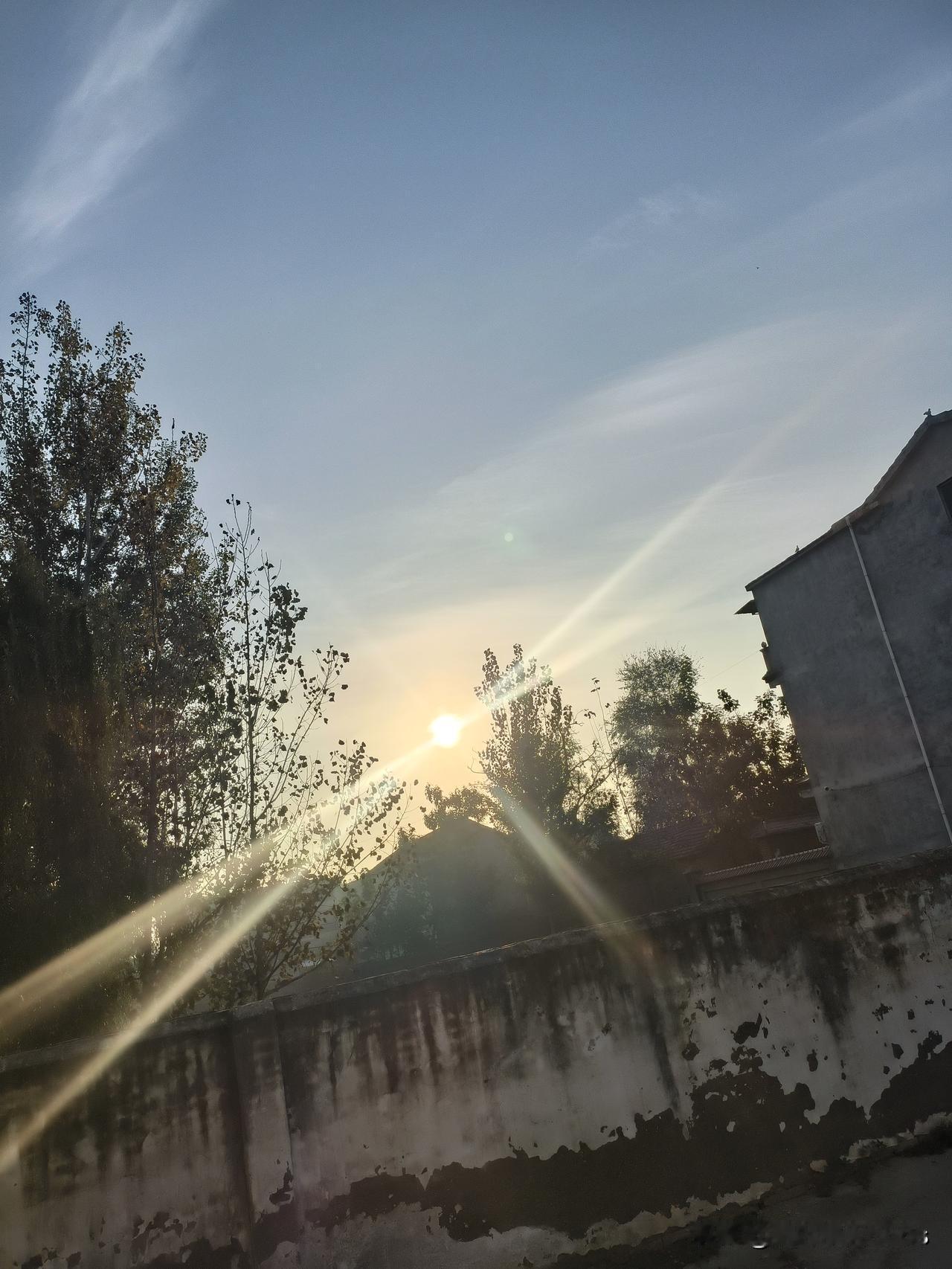 格力招聘风波背后：那个骂人的“中介”，为何先炸了毛？开除一个人容易，可开除