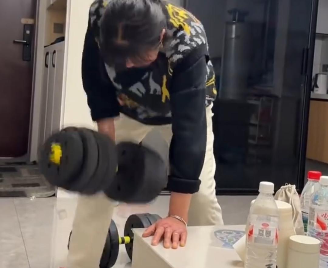 浙江一孕妇产检被告知：胎儿可能偏重后，可忙坏了孕妇的老公和婆婆！前不久，浙江一