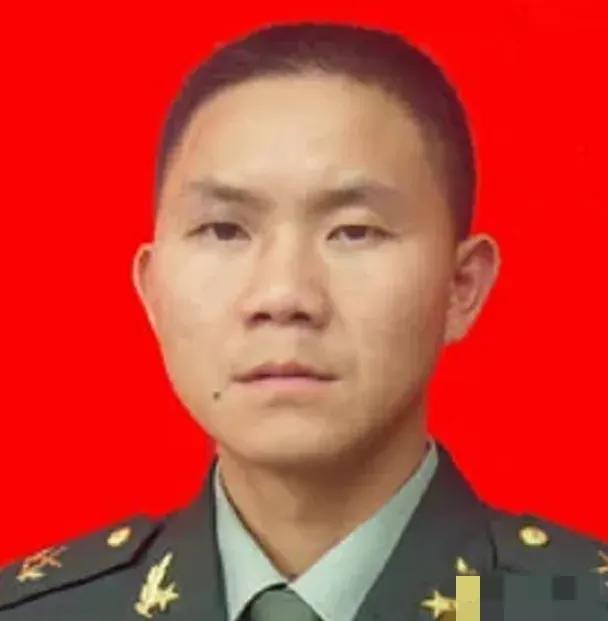 2001年2月11日，从成都开往武昌的K148次列车上，76名穿着打扮像农民工一