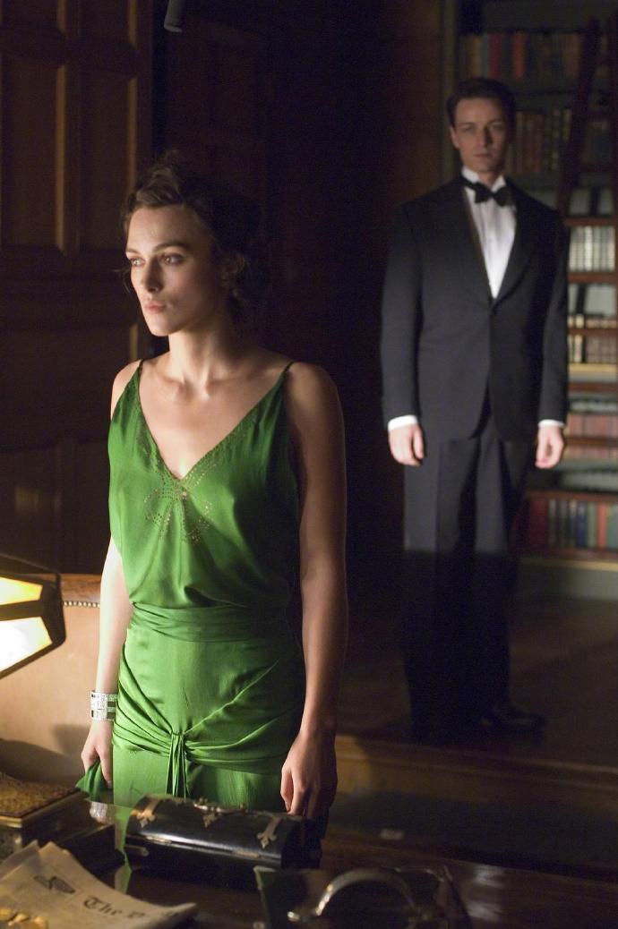 KeiraKnightley在电影《赎罪》中的一袭绿色💚[求关注