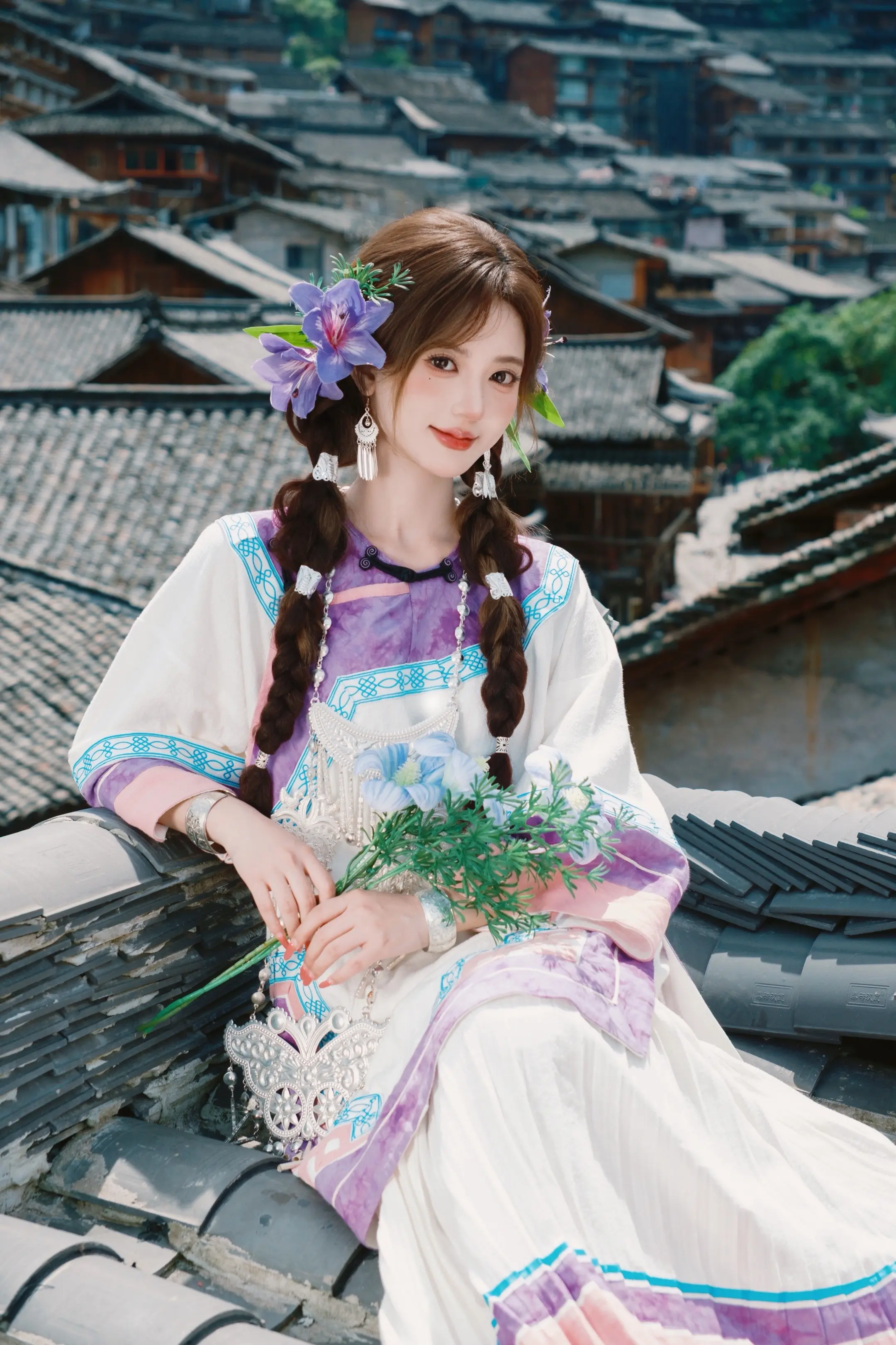 跟我回寨子，后面的房子全归你