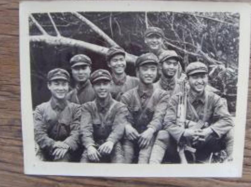 1979年，对越自卫反击战中，367团副参谋长怀疑掉队的战友是越南特工，竟不顾劝