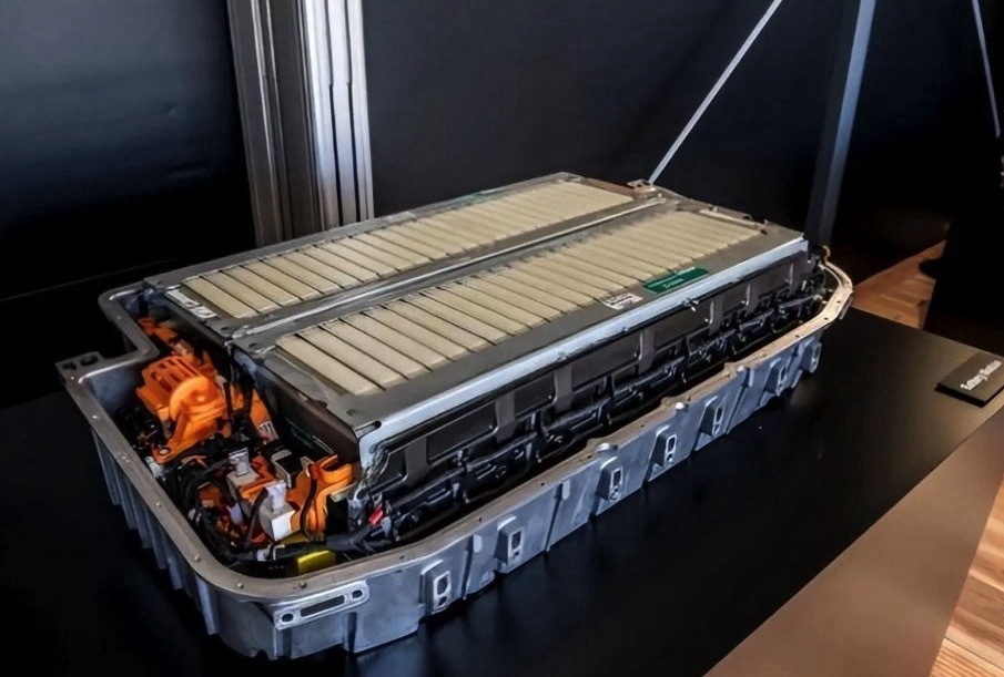 固态电池突破全固态电池时间进度：上汽集团：2027年正式实现全固态电池的量产交