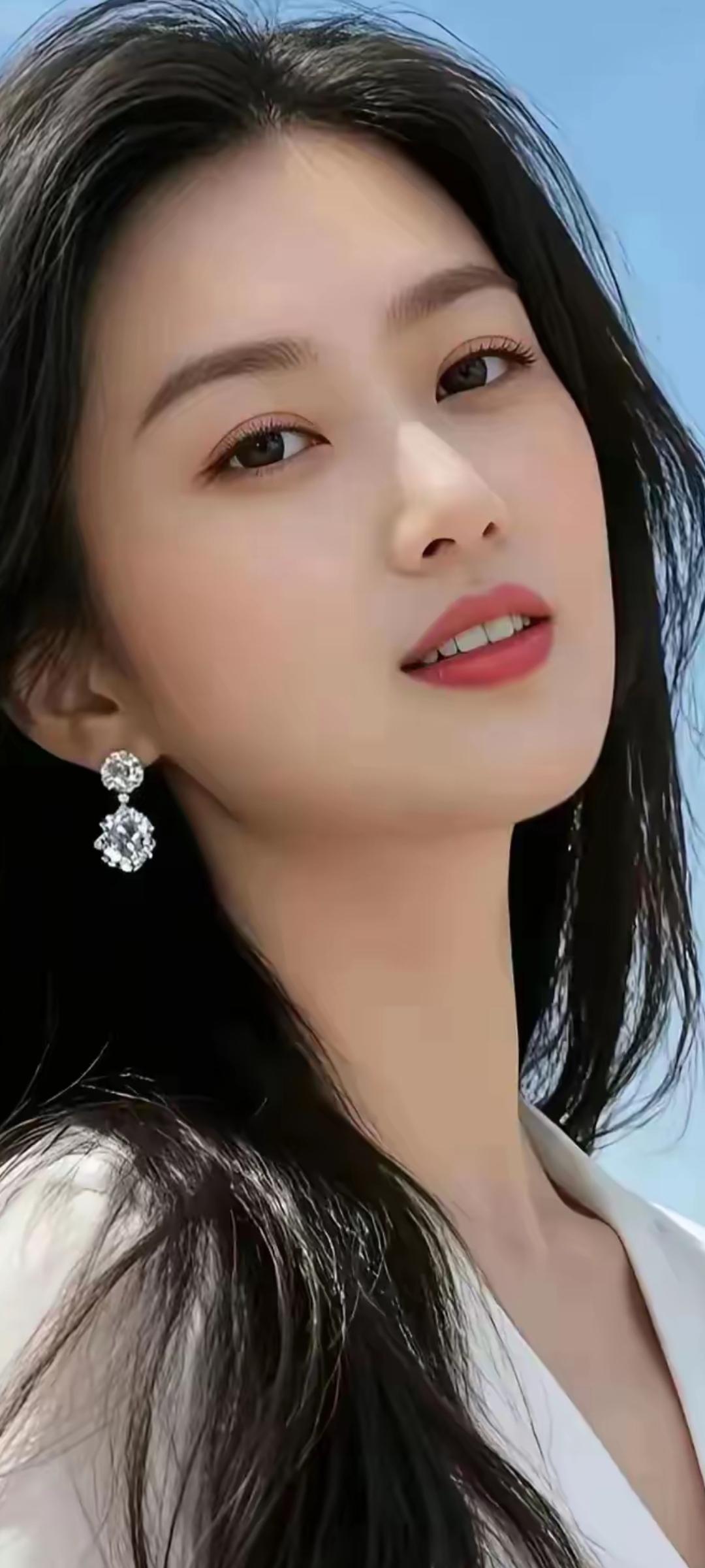 优雅气质，闪耀耳环，清新自然，美不胜收！