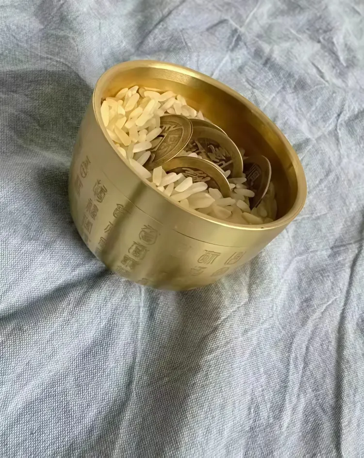 前一个租客留下的，这是个什么意思啊？