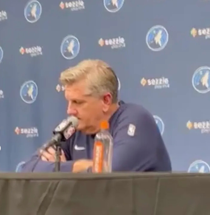 今日NBA常规赛，森林狼115-120不敌公牛。赛后森林狼主帅克里斯-芬奇接受