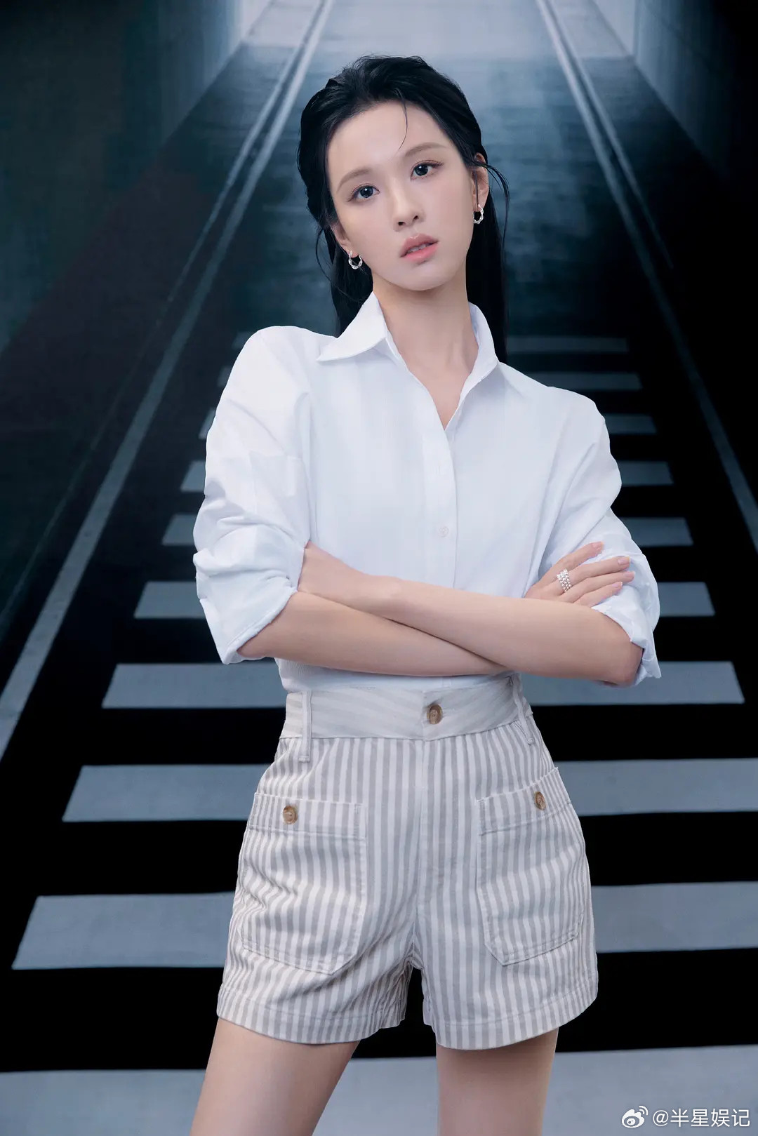 都要把陈都灵搞成铁T了