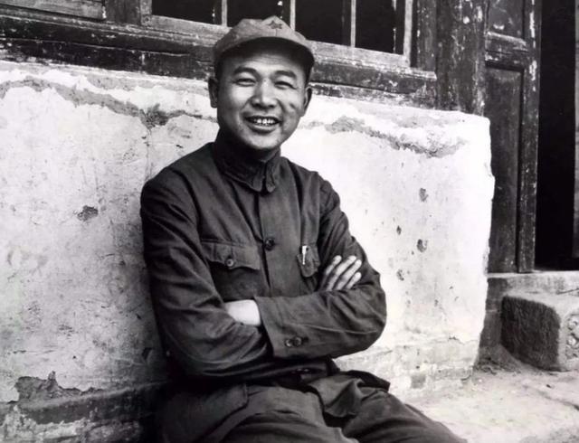 徐海东在1955年授衔前夕，提出自己受伤时间太久，没有指挥打仗，就不要给自己授衔