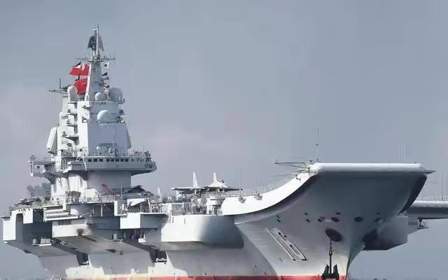 中国曾被骗了？当中国在拼命制造航母时，老美却不同寻常，居然把精力都用来建造两栖舰