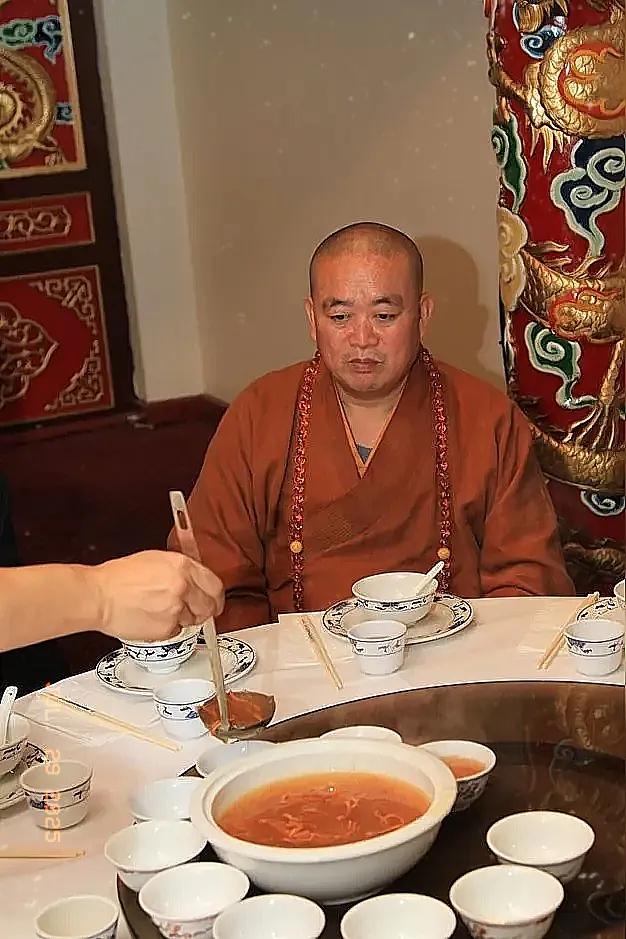 其实很早以前，那种风波就没那么简单了。说实话花和尚这件事情早该有人出面查查