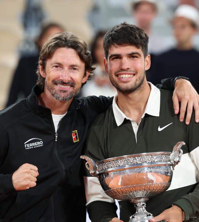 [费雷罗:在电视上看到阿卡和他的团队参加澳大利亚公开赛，感到非常难过。]费雷