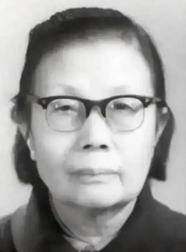 张闻天夫人刘英劝毛主席：你和贺子珍实在合不来，你需要人照顾。张闻天的夫人刘英和毛