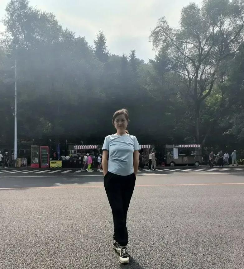 家有老小孩，到处塞满东西[捂脸哭]73年出生，23年退休，退休金2721元，