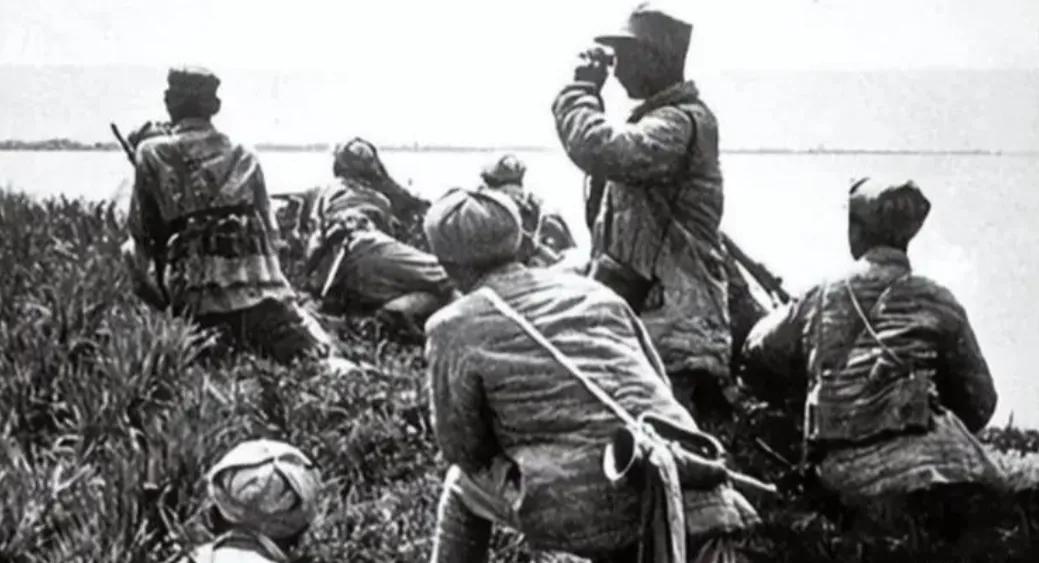🌛1947年，陈毅下令护送2500干部南返，副司令员却以妻女生病为由请假回