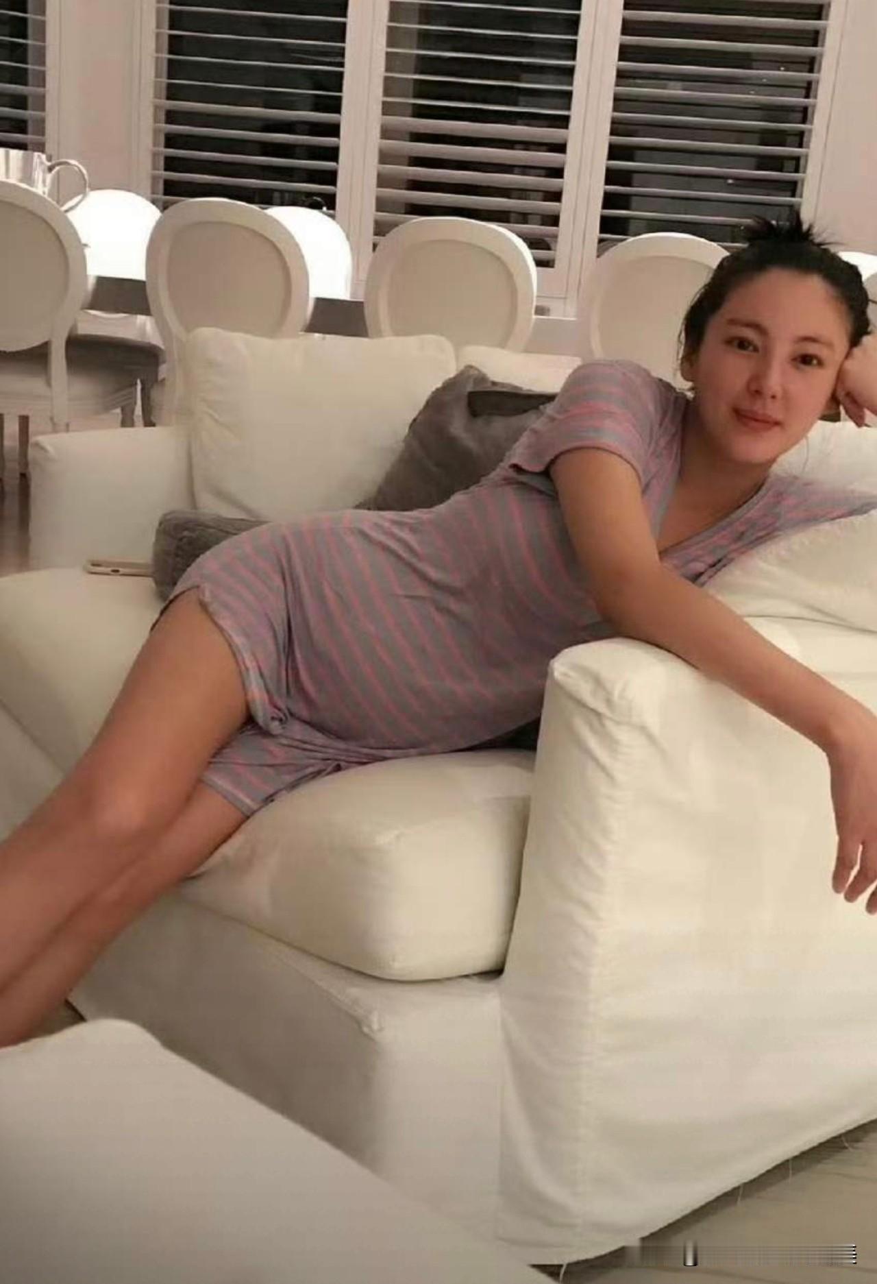 关于张雨绮我专门去查了一下，不查不知道，⼀查才发现，万万没想到，张雨